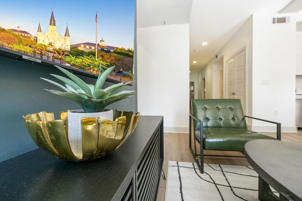 Chic 4bed Oasis Steps From French Quarter Magic! *