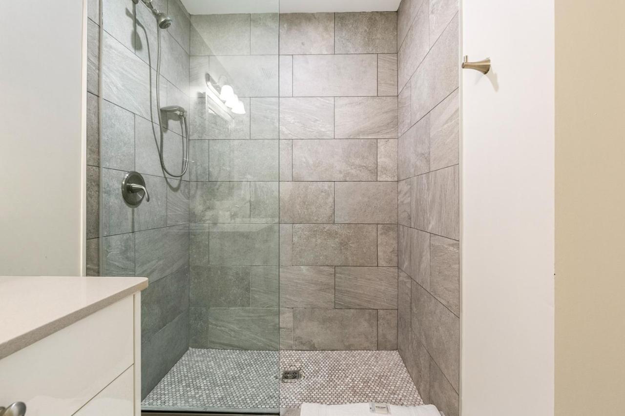 Chic 4bed Oasis Steps From French Quarter Magic! Apartment *