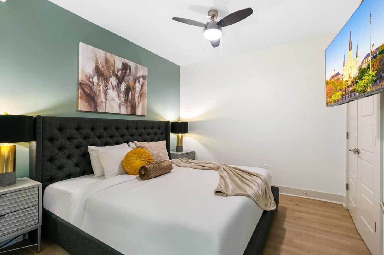 Apartment Chic 4bed Oasis Steps From French Quarter Magic!