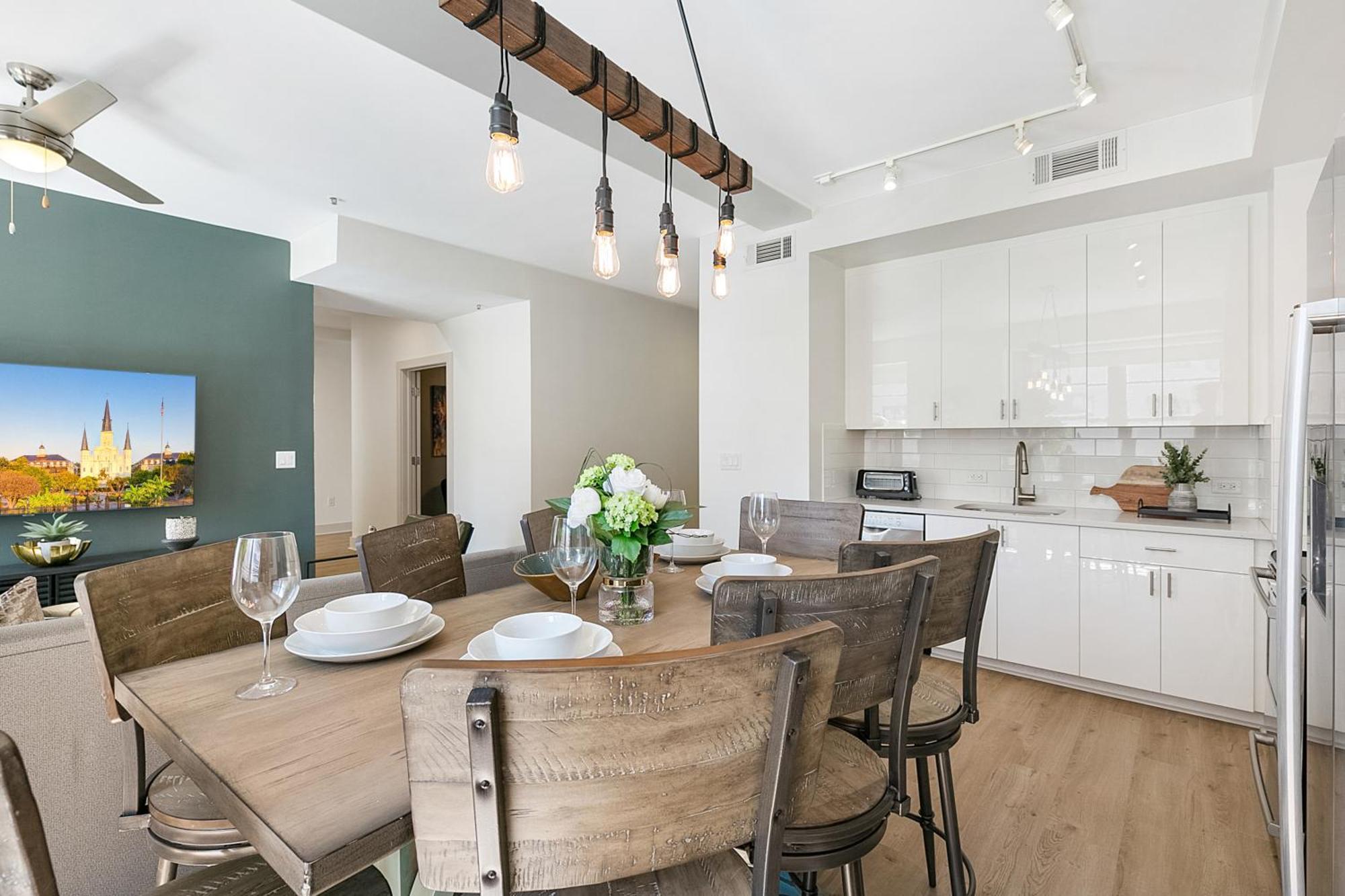 Chic 4bed Oasis Steps From French Quarter Magic! *