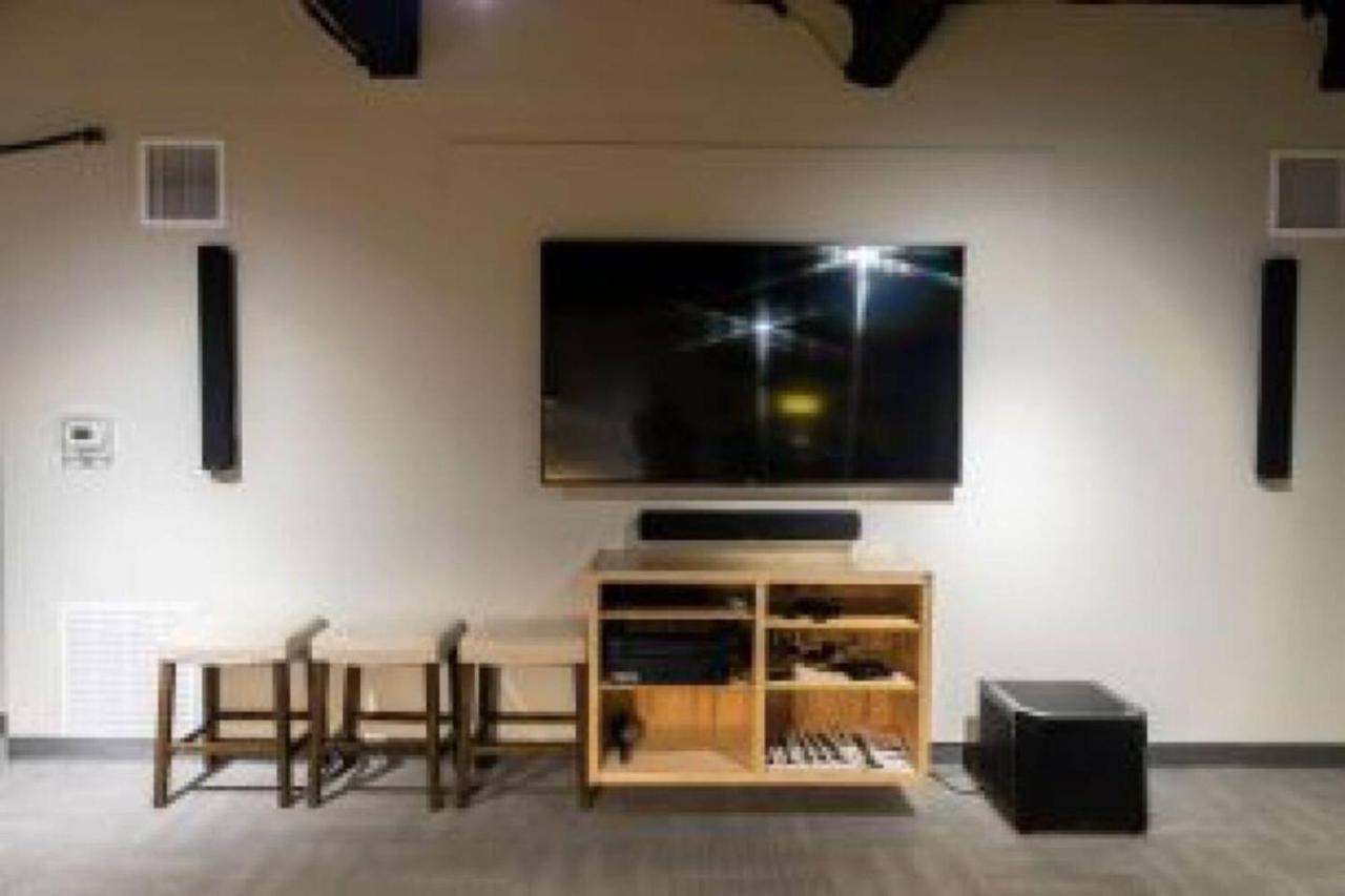 Chic 4bed Oasis Steps From French Quarter Magic! Apartment *
